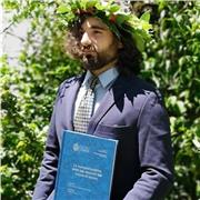 Laureato in Giurisprudenza, praticante avvocato